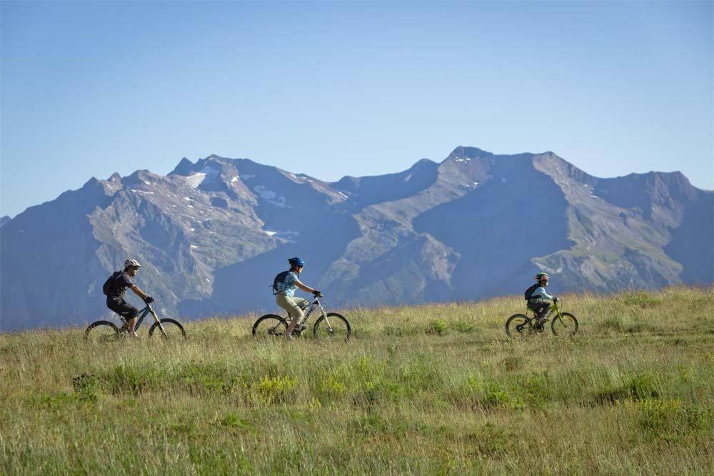 Résidence Les Mélèzes Alpe d'Huez Exterior foto